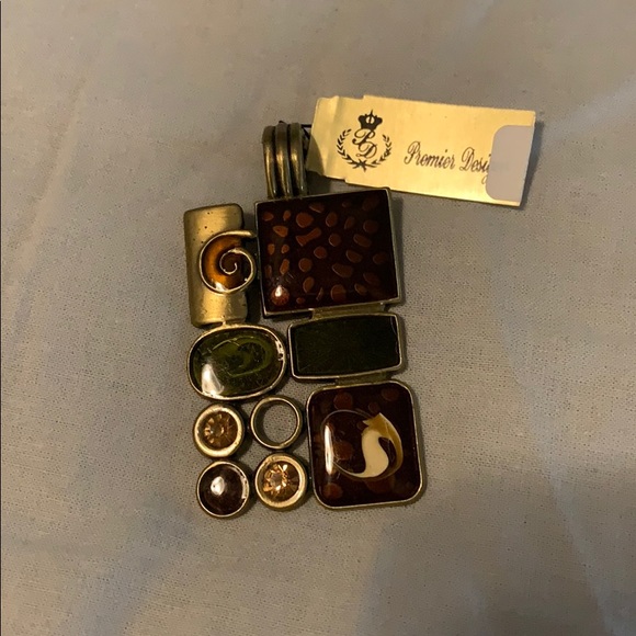 Premier pieces - Picture 3 of 4